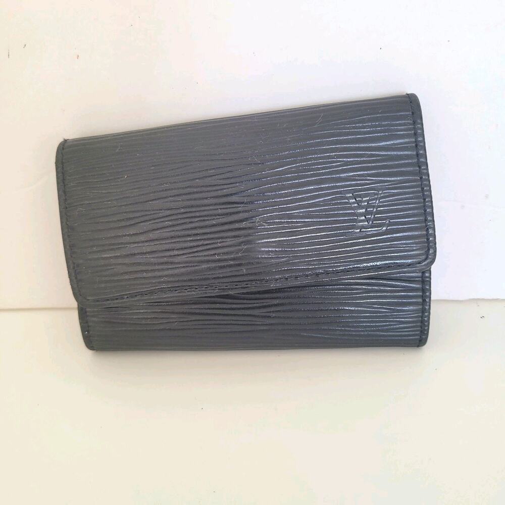 LOUIS VUITTON Blac Epi Leather 6 Hooks Key Holder Case Small Wallet Trifold